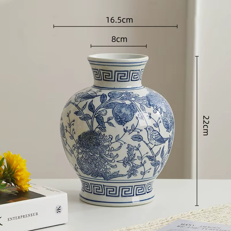 Blue and White Porcelain Chinese Vintage Vase Ceramic Handicraft Porcelain Bottle Flower Vase Home Decoration Accessories